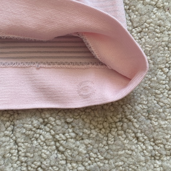 Lululemon Swiftly Tech Short Sleeve 2.0 - Strawberry Milkshake - Picture 5 of 5